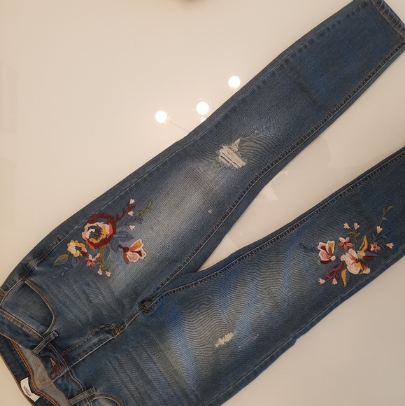 Kensie Embroidered Ankle Jeans - Picture 4 of 4